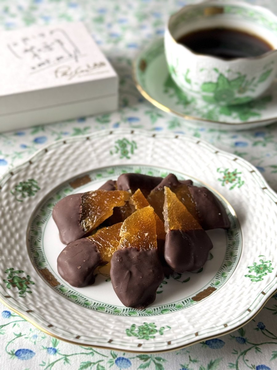 プリズムラボ 木頭柚子ピールショコラ。パリッと軽いチョコ