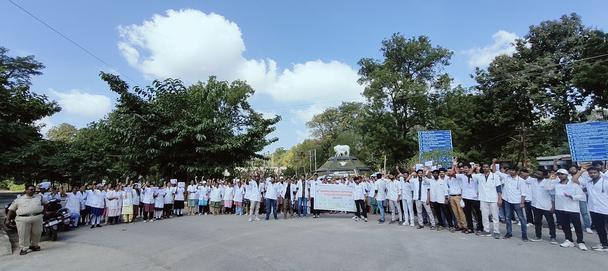 apvetmedicos's tweet photo. "Andhra Pradesh Veterinary students, the future doctors of animal health, have been receiving a mere ₹7,000 stipend for the past 13 years—far less than what is needed for survival in today's economy."
We, the students of CVSc, Tirupathi, Gannavaram, Proddatur, Garividi, are writing to bring to your attention the long-standing issue of inadequate stipends for veterinary students at the undergraduate (UG), postgraduate (PG), and PhD levels.
Currently, https://t.co/lfV815fDcM & A.H internship students receive only ₹7,000 per month, an amount that has remained unchanged for the past 13 years, while MBBS internship students now receive ₹25,906.
Students of other medical courses such as BDS, Ayurveda, and Homeopathy receive significantly higher stipends. Yet, veterinary students continue to face neglect in this matter.
Postgraduate veterinary students receive only ₹9,000 per month, while MBBS PG students receive ₹50,000-80,000. Additionally, PhD veterinary scholars receive ₹10,000, whereas their counterparts in medical fields are provided significantly higher stipends. CVSc, Garividi has no VCI recognition till now.
Veterinary professionals play an equally vital role in controlling zoonotic diseases, ensuring food safety, safeguarding public health, and supporting the rural economy through livestock health management. Despite these important contributions, the stipend structure remains unjust and inadequate, creating a financial burden for the students.
We are granting the university a two-day period to address this demand.  If no official action or commitment is made within this time frame, we will be forced to initiate a strike and escalate our protest until our rightful demand for fair stipends is met.
This is not merely a request; it is a demand for equity and justice. We trust that you will take immediate action to ensure that veterinary students receive the appropriate stipend that reflects the value of their education and contributions.
#apvetmedicos @VeterinaryIndia @ncbn @naralokesh @katchannaidu @AndhraPradeshCM @PurandeswariBJP @BJP4India @PawanKalyan @mnadendla @Dr_NarayanaP @Anitha_TDP @satyakumar_y @RamanaiduTDP @PayyavulaOffl @SatyaAnagani @kpsarathyTDP @ravi_gottipati @bcjrofficial @tgbharath @SavithammaTDP @SKondapalliOffl @TV9Telugu @NtvTeluguLive @abntelugutv @10TvTeluguNews @tv5newsnow @Pallasrinivas4u