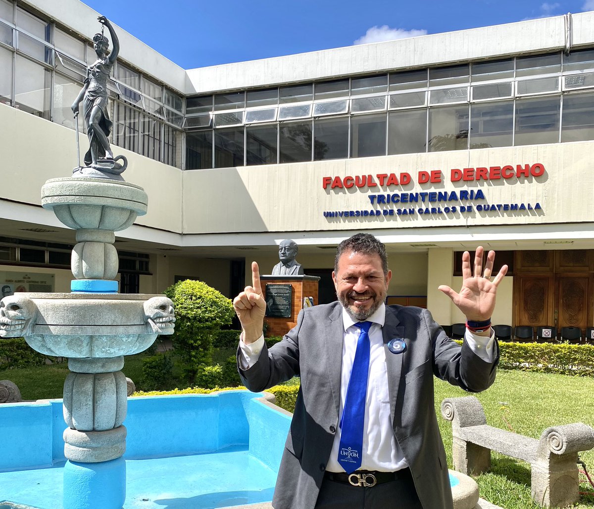 union_guatemala's tweet photo. Visitamos a varios profesionales en las instalaciones de la sede central de la #USAC, reconocemos la importancia de la constante actualización y capacitación de nuestro gremio. #Planilla6 #UnidosSomosFuertes https://t.co/ulODKPPfqp