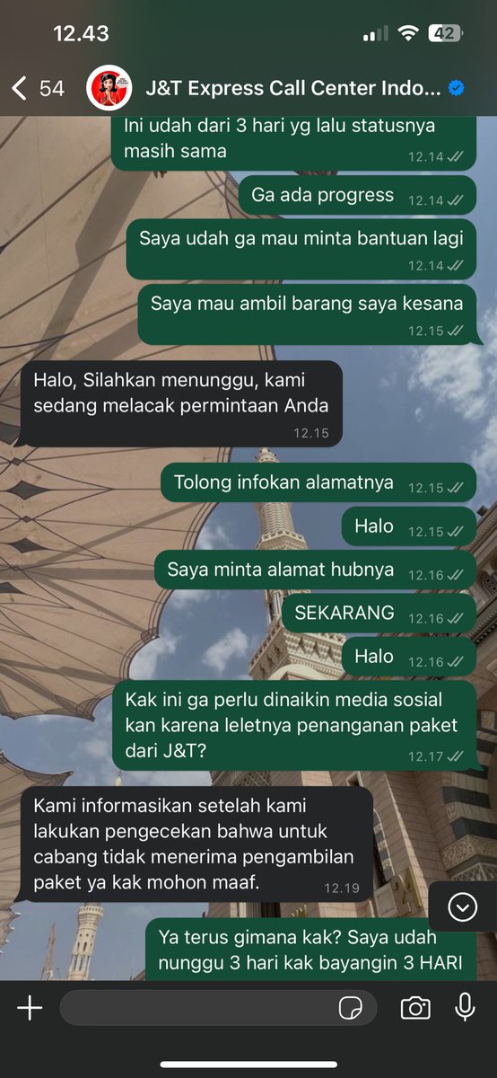 roofiidh's tweet photo. @jntexpressid Saya inisiatif mau ambil kesana pun tidak dibolehkan, sudah 3 hari saya nunggu. Harus nunggu makanan saya busuk dulu baru bisa diantar? @jntexpressid https://t.co/8jNSvQsDxl