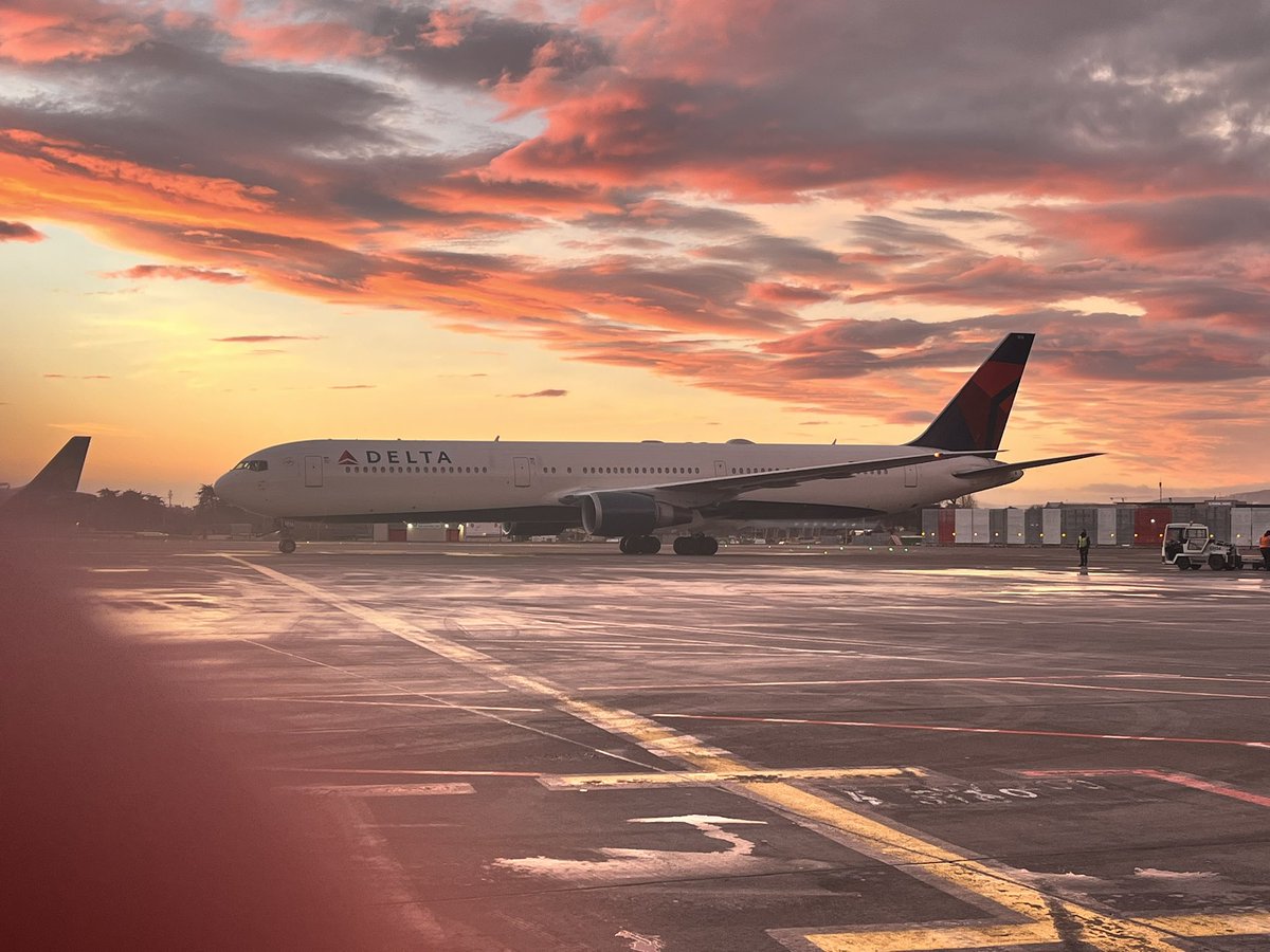 Jon Kelly ๐ฐ ๐ฐ ๐บ ๐ฅ ๐๐ฎ๐ฅฉ๐ (@jonkelly31) on Twitter photo First week back on the ramp with my old company.. refresher training on pushbacks and headsets done, and started my towing training.. itโs good to be back on the ramp <a href="/DublinAirport/">Dublin Airport</a>
#ramplife #aviation First week back on the ramp with my old company.. refresher training on pushbacks and headsets done, and started my towing training.. itโs good to be back on the ramp <a href="/DublinAirport/">Dublin Airport</a>
#ramplife #aviation