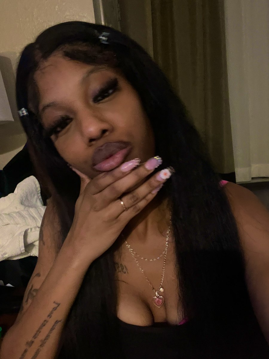 Askaboutmyaa tweet media