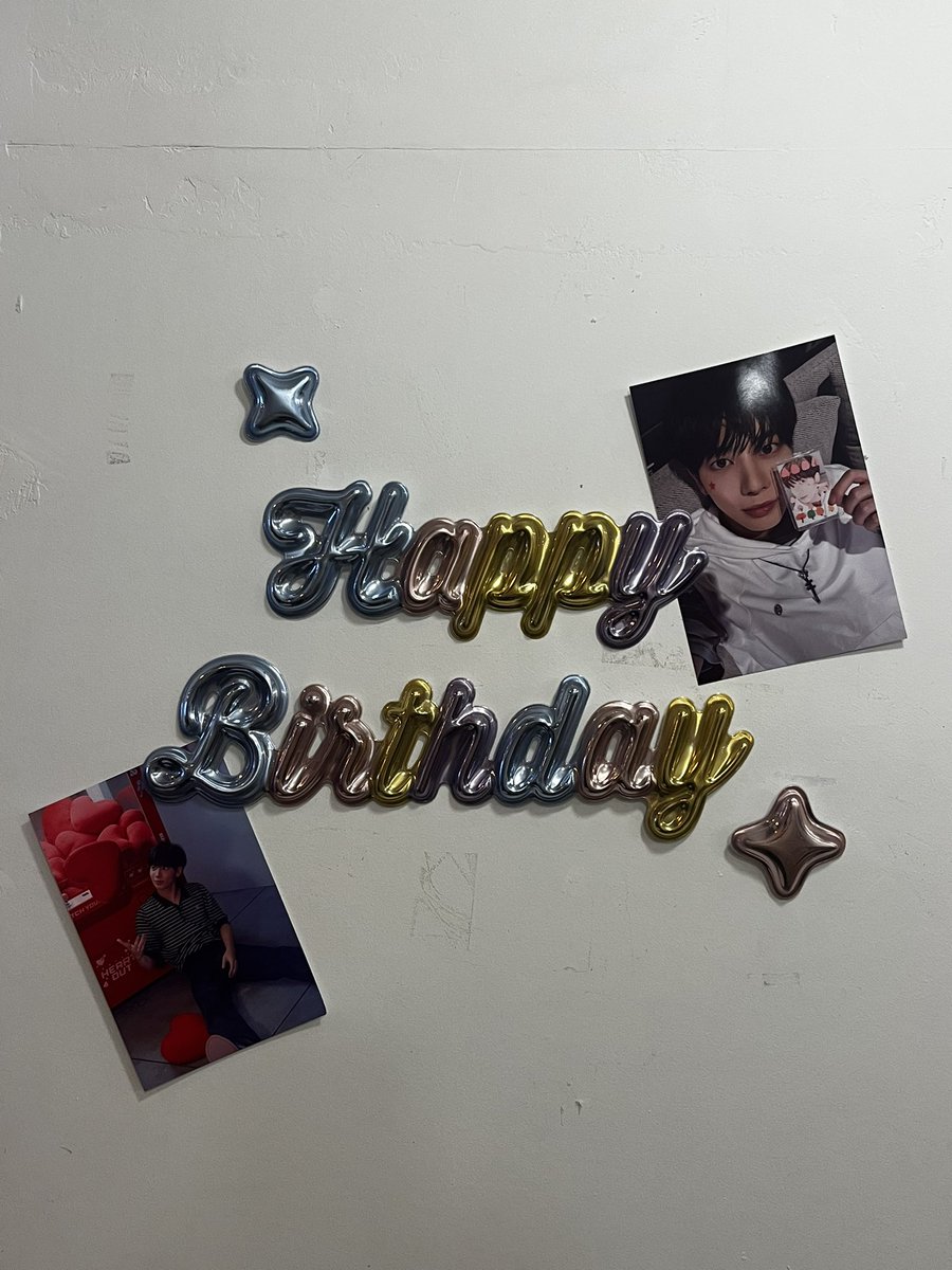 My_trustiez5's tweet photo. #강텬_생일파티_타임
우리집 고양이 생일 D-3!!!
이르지만 생일 축하해 태혀니❣️ https://t.co/n4H08ADS38