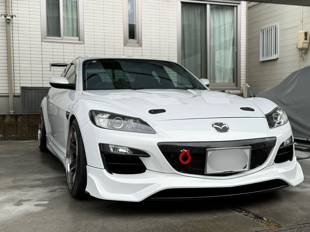n_tRX8's tweet photo. 今日は8の洗車
サーキット2回走って、帰りに雨が降ったから汚れ酷かった
LilさんのREMOVEなら簡単に汚れが落ちます
コーティングは今回も特濃more
今度の土曜日はカメ活だからもう1回洗車したい
#Lil_Detail_lab
#REMOVE
#and_more https://t.co/pDGgwicptH