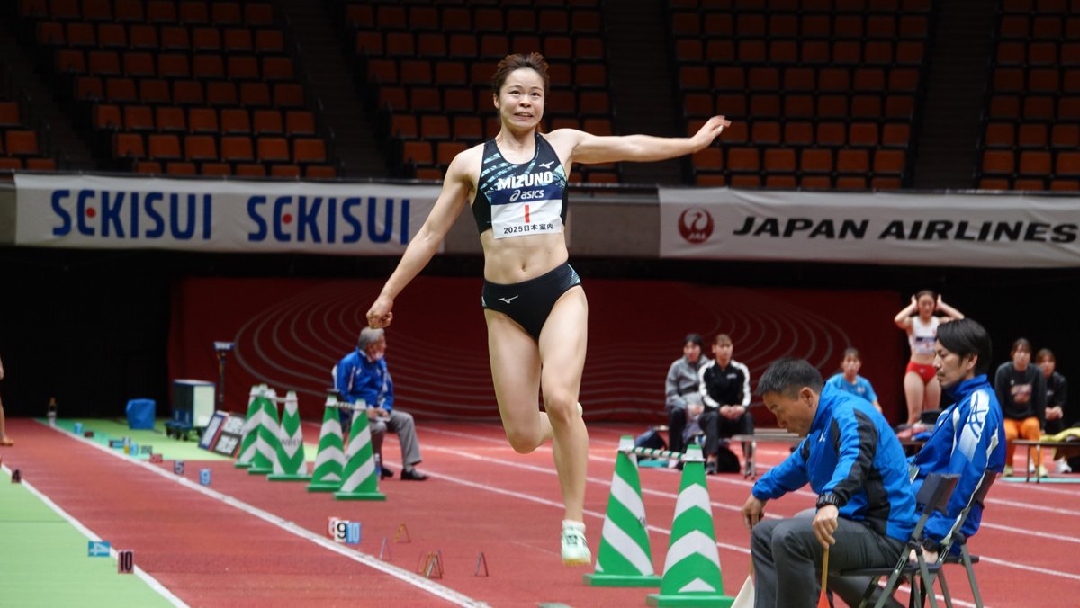 jaaf_official's tweet image. 【#日本選手権室内】
/／
日本選手権女子走幅跳　結果
\＼

1位🥇#竹内真弥（ミズノ）6m13
2位🥈#近藤いおん（流山ホークアイ）6m05
3位🥉#髙良彩花（JAL）6m01

✅ライブ配信
jaaf.or.jp/news/article/2…
#日本室内陸上 #JAAF #陸上