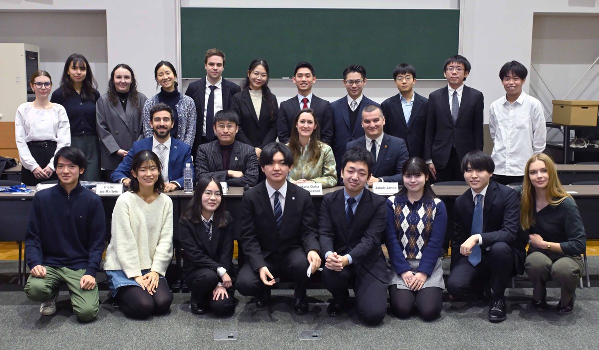 井形彬(Akira Igata) (@akiraigata) on Twitter photo 1.31 東大先端研(<a href="/UTokyo_Rcast/">東京大学先端科学技術研究センター</a>)にマリ=ドア・ブザンスノNATO事務総長補(広報外交担当)(<a href="/MDohaBesancenot/">Marie-Doha Besancenot</a>)が訪問し、日本の若手NATO専門家とのラウンドテーブルに登壇。若者ならではの率直な質問に対しても、一つずつ丁寧に答えられていたのが印象的でした。
<a href="/NATO/">NATO</a> <a href="/PietroDeMatteis/">Pietro DE MATTEIS</a> <a href="/_JakubJanda/">Jakub Janda 楊雅嚳</a> 1.31 東大先端研(<a href="/UTokyo_Rcast/">東京大学先端科学技術研究センター</a>)にマリ=ドア・ブザンスノNATO事務総長補(広報外交担当)(<a href="/MDohaBesancenot/">Marie-Doha Besancenot</a>)が訪問し、日本の若手NATO専門家とのラウンドテーブルに登壇。若者ならではの率直な質問に対しても、一つずつ丁寧に答えられていたのが印象的でした。
<a href="/NATO/">NATO</a> <a href="/PietroDeMatteis/">Pietro DE MATTEIS</a> <a href="/_JakubJanda/">Jakub Janda 楊雅嚳</a>