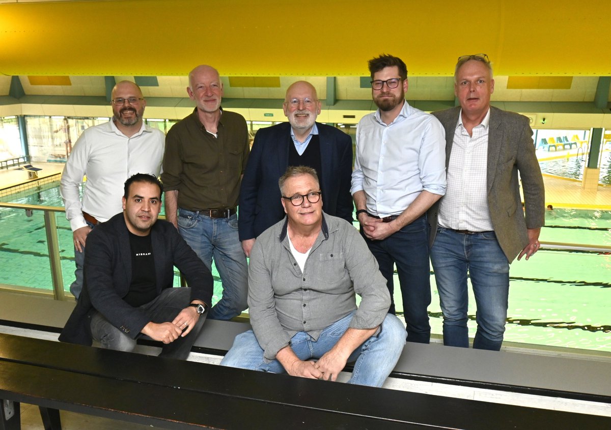 Op uitnodiging van <a href="/GroenlinksV/">GroenLinks Voorschoten</a> en <a href="/pvdavsn/">PvdA Voorschoten</a> bezochten <a href="/F__Timmermans/">Frans Timmermans</a>  en <a href="/MoMohandis/">MoMohandis</a> <a href="/ZwembadHetWedde/">Zwembad Het Wedde | Sportfondsen</a> in Voorschoten.
voorschoten.groenlinks.nl/nieuws/frans-t…
<a href="/groenlinks/">GroenLinks</a> <a href="/PvdA/">Partij van de Arbeid</a>