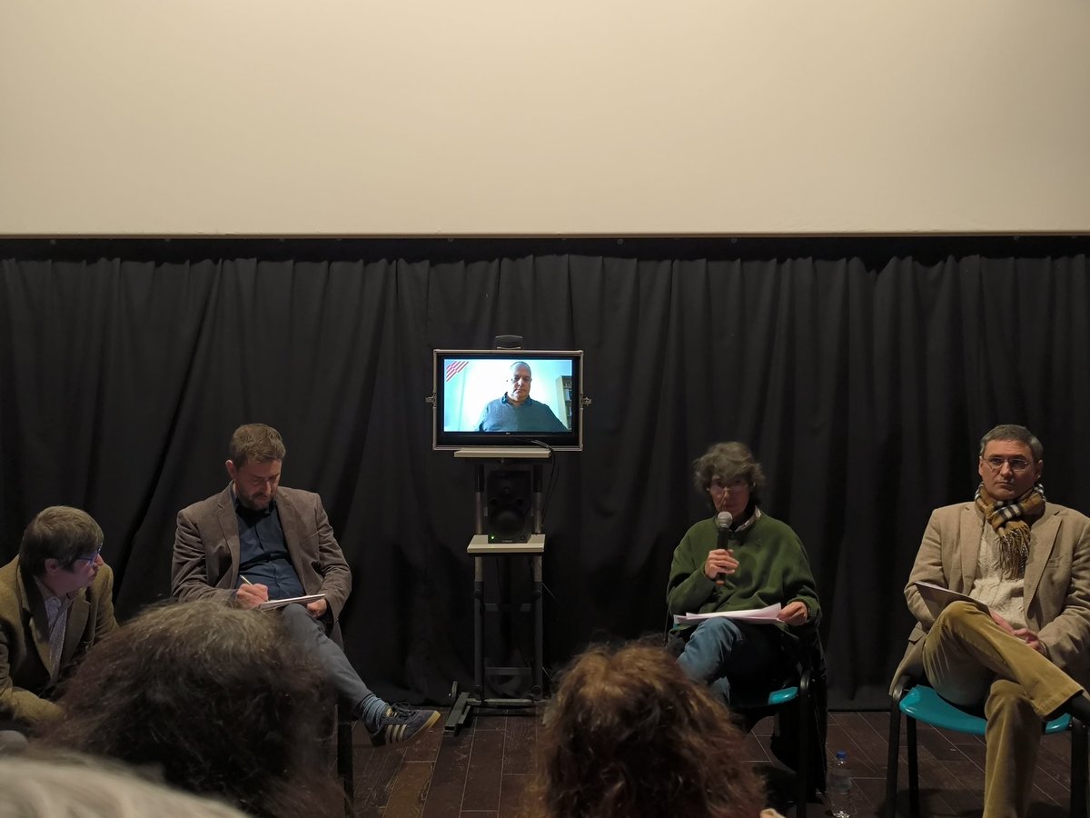 La candidata de #REvolucionemNos, Montserrat Duran, explica aquest matí a Elna les 6 funcions sobre les quals s'ha de basar i que ha de desenvolupar el <a href="/ConsellRep/">Consell de la República Catalana</a> :
1. Creació d'estructures d'estat 
2. Lideratge i diplomàcia internacional
3. Control de territori
4. Fidelització