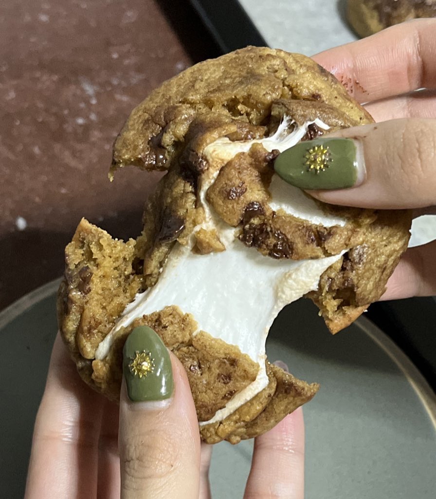 bakingsth4u's tweet photo. ㅡ ❕คำเตือนระวังเลอะมือเพราะไส้เยิ้มมาก https://t.co/Brjbs5hp2S