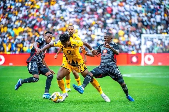 Letstravel65943's tweet photo. Soweto derby 

#SowetoDerby 
#Letstravelafrica 
#takethejourneywithus
https://t.co/70eSp0ICA4 https://t.co/OwPq1dtPRO