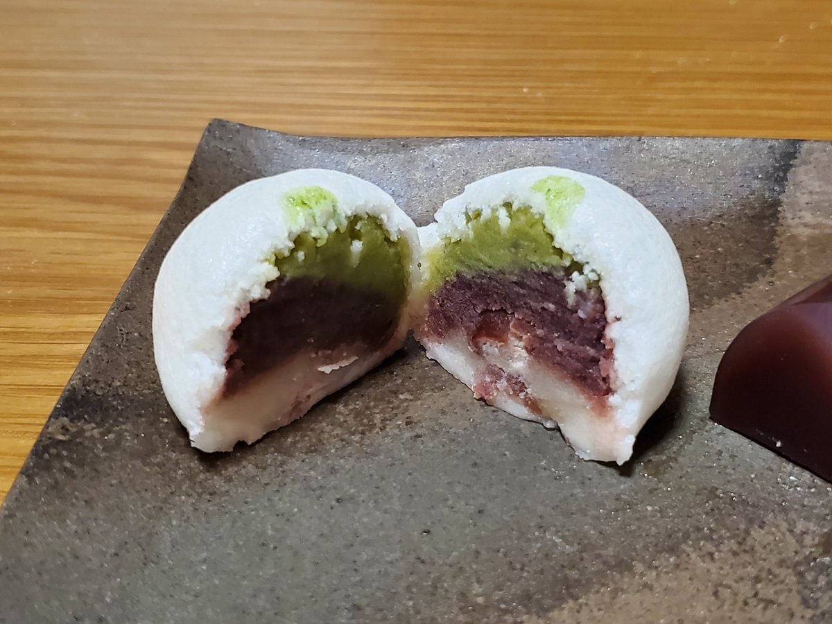mohno's tweet photo. #であいもん #deaimon 鳴海餅さんの“下萌”と“柚子羊羹”。
https://t.co/bkttXj3j1x https://t.co/fRP9K2FFw9