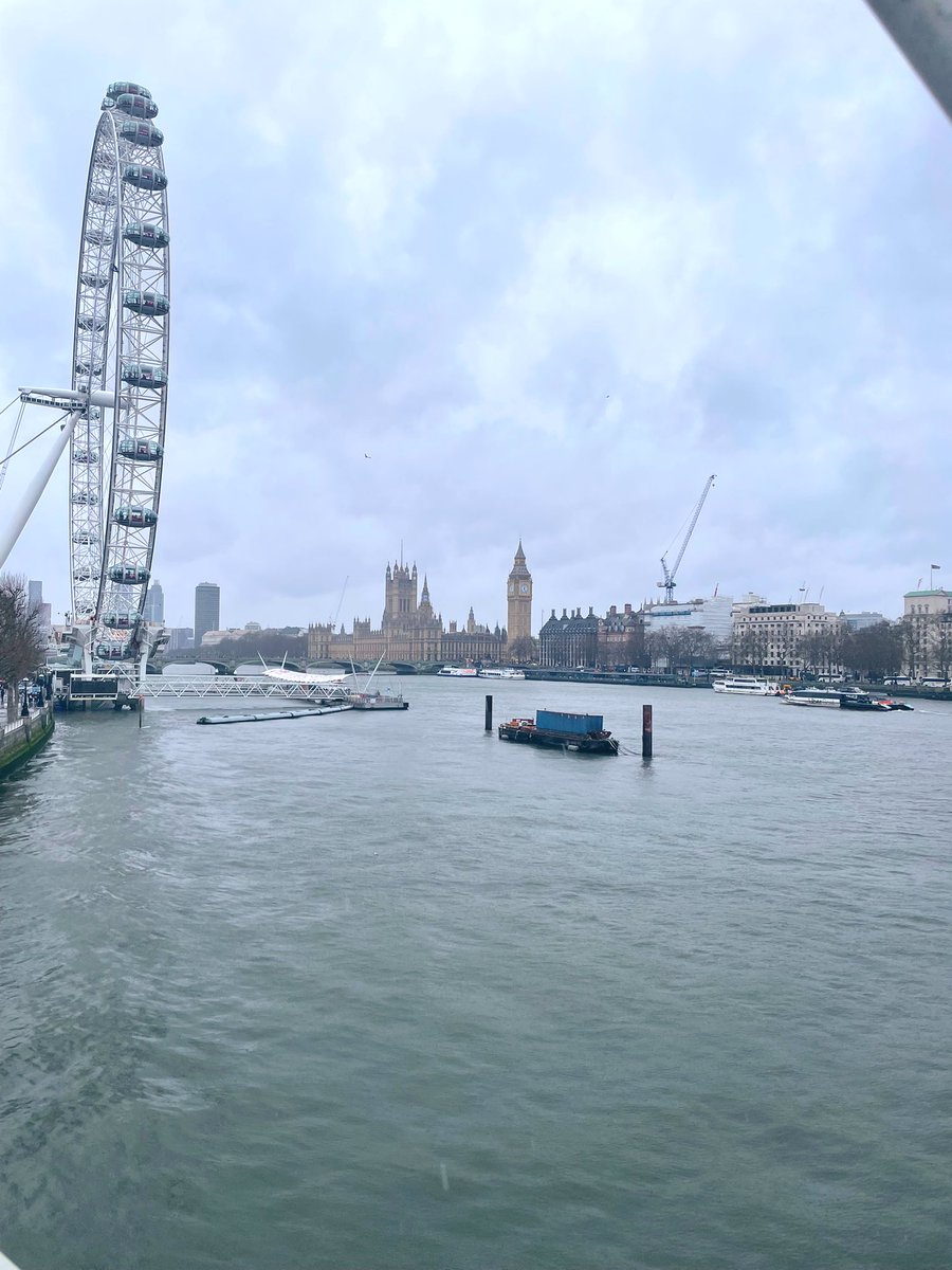 AriannaM's tweet photo. The real London weather https://t.co/YenOTM7Ear