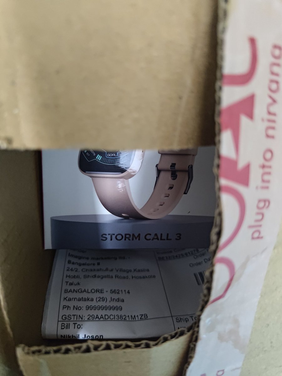 Nick26_ts's tweet photo. 🚨 SCAM ALERT FROM @RockWithboAt 🚨

I ordered a PowerBank – EnergyShroom PB400 Pro Steel Blue (Order ID: 7504654, Delivered: Jan 15, 2025), but BoAt sent me a Smartwatch instead!

Good thing I took pics while unpacking... https://t.co/9Ly5VZWyRN