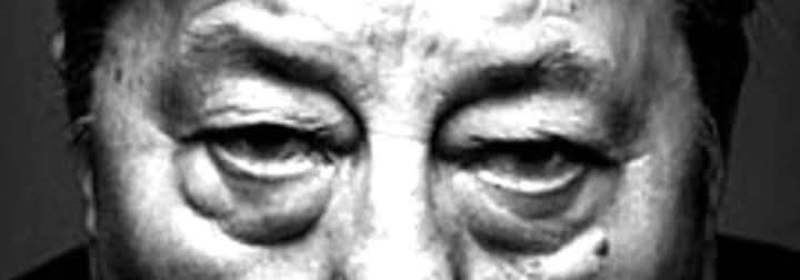 vivalanarquia's tweet photo. "...Hay un asunto en la tierra
más importante que dios
y es que naide escupa sangre
pa' que otro viva mejor

¿Que dios vela por los pobres?
tal vez sí, y tal vez no
pero es seguro que almuerza
en la mesa del patrón..." https://t.co/rn6UhLTgaG