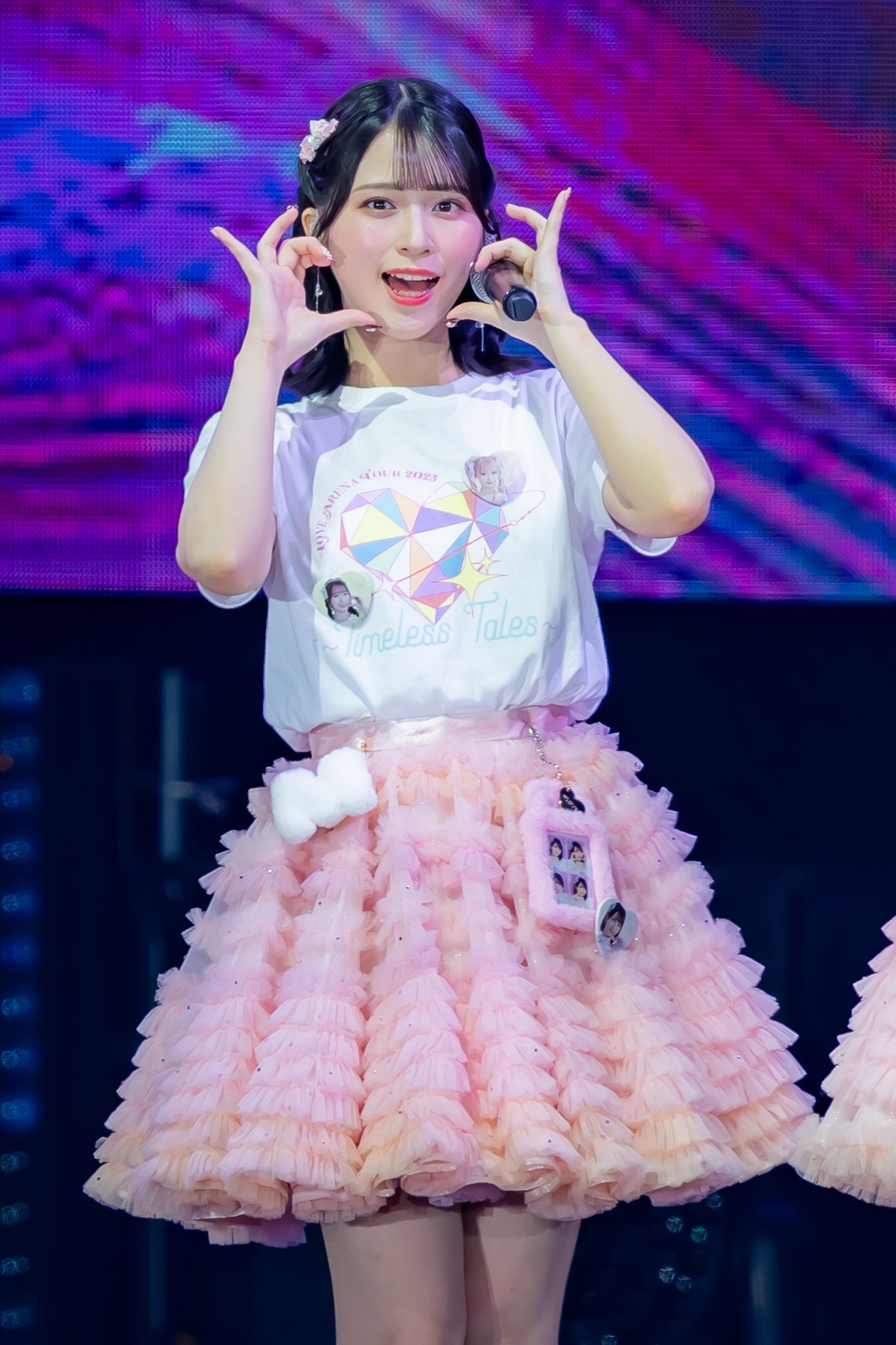 Gix8qLpaYAA4F97.jpg:large