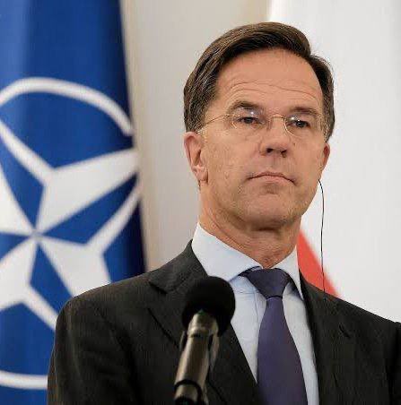 De media is MUISSTIL maar 3 Februari aanstaande kan het zo zijn dat Rutte wordt GESCHORST uit zijn NAVO-TOPFUNCTIE omdat er nog rechtszaken tegen hem lopen!