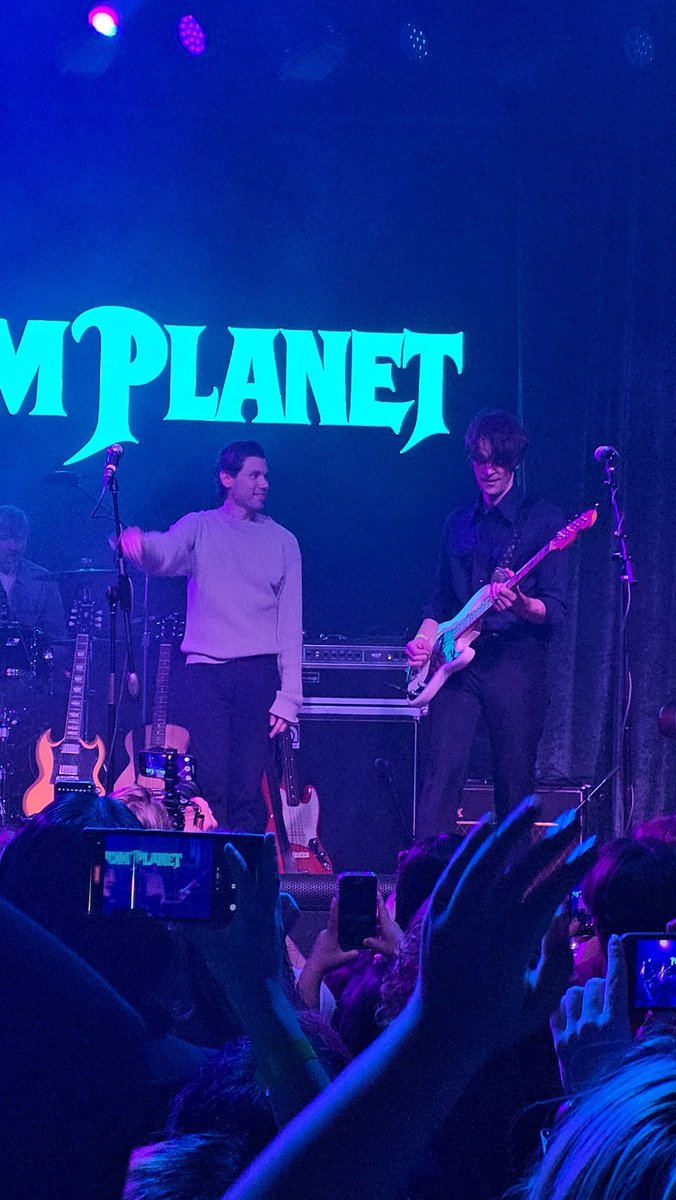gravitymp3's tweet photo. RYAN ROSS AND DALLON WEEKES ON THE SAME STAGE https://t.co/dOsFUYVVpe