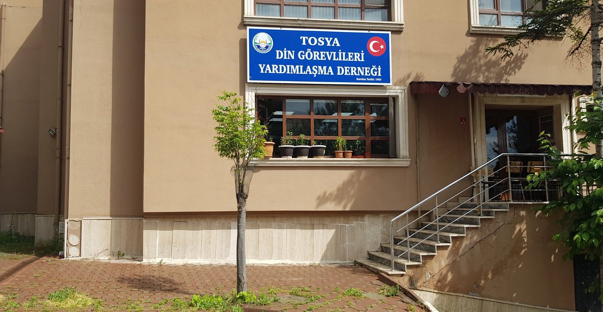 TOSYADNGREVLLER's tweet photo. Saygıdeğer müftülerimiz 
Tepebaşı İlçe Müftüsü Fatih Kaya hocamıza, Şereflikoçhisar İlçe Müftüsü Fatih Balta hocamıza ve  Ovacık İlçe Müftüsü Hüseyin İpek hocamıza nazik ziyaretlerinden dolayı teşekkür eder başarılı çalışmalarının artarak devamını Cenab ı Allah tan niyaz ederiz https://t.co/bHzgnYzHmu