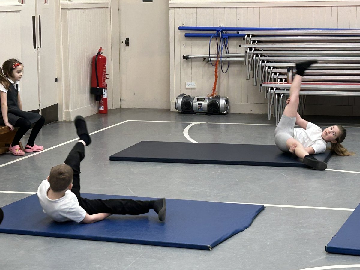 P2/3 have been learning about different types of rolls in gymnastics and have been working towards linking these rolls with our balances and poses from previous weeks.