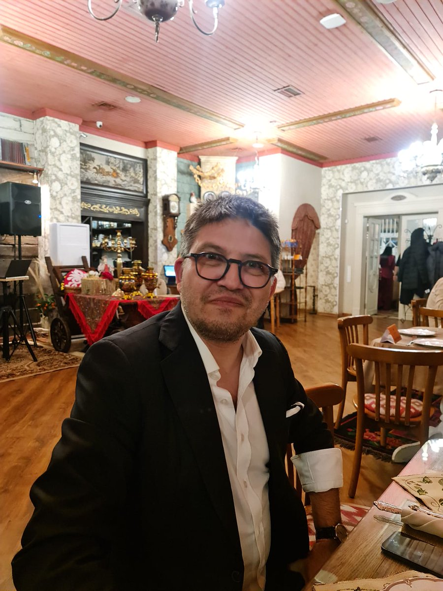 "Kamu ile İlişkiler 🚀 Altın Çağına Giriyor – Gençler, Bu Fırsatı Kaçırmayın! 💡"

Bazen aklım gider “Acaba üniversitede farklı tercih yapıp avukat ya da mühendis mi olsaydım” diye.

Son iki haftada Münih, Davos, Dubai ve Almatı’da alanında lider birçok kişiyle bir araya geldim.