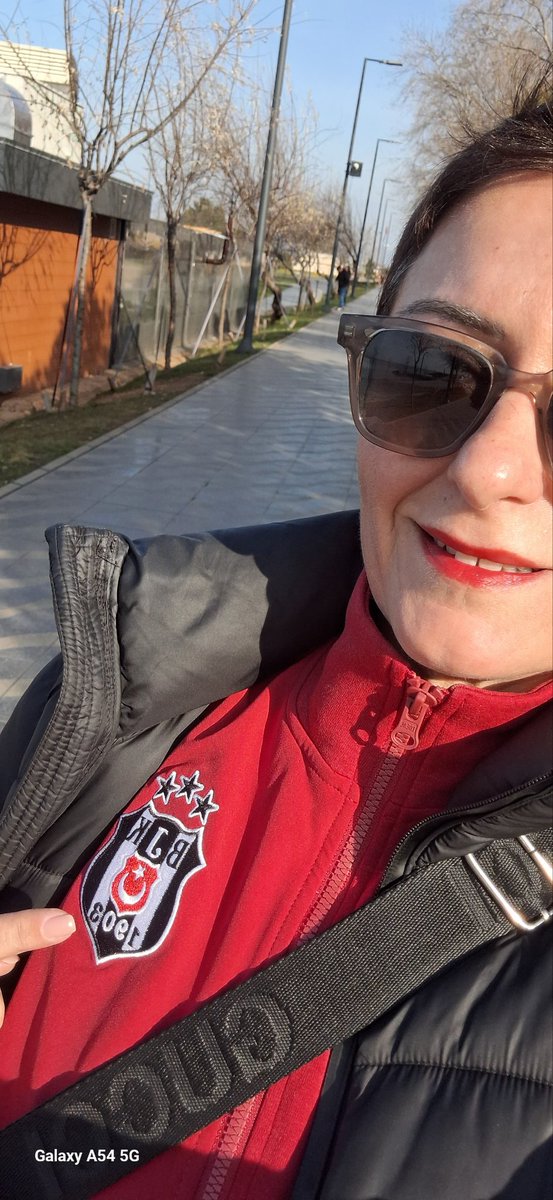 esnsr78's tweet photo. İçi Beni Dışım Sizi Yakar 😅
Kahvaltıdayım çok kıpraşmayın..😎
#Günaydın #Besiktas
#pazar #Kahvaltı #FreeSunday https://t.co/U3PxpAlGl7