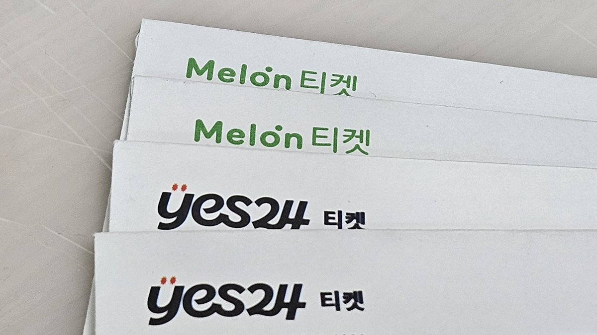 muuzzang's tweet photo. 정리를 영원히 회피하면서 외출가방 2주동안 안 풀고 그대로 왔다갔다 했는데 가방에서 티켓 4장나옴 아 https://t.co/A6iJtcg3Qb