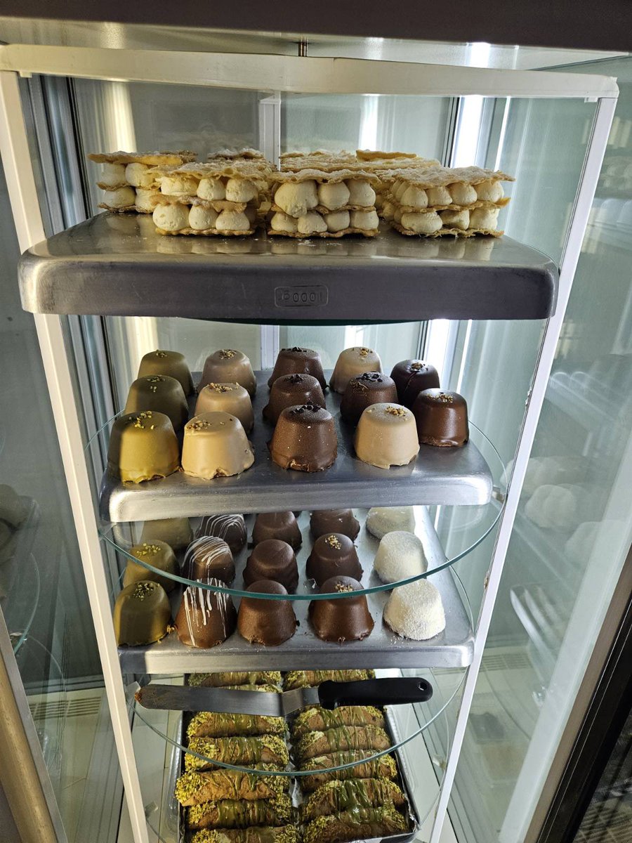 Papi Gelato tweet media