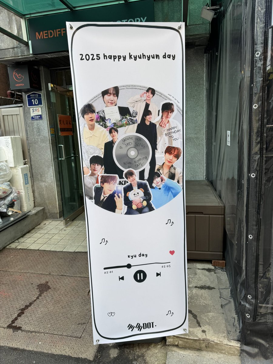 gyuyaaaa486's tweet photo. 📍다다닷

포근했던 분위기 !  너무 좋았습니당 🥰

#내_마음은_규현을_듣죠 https://t.co/Y97o4rWiCU