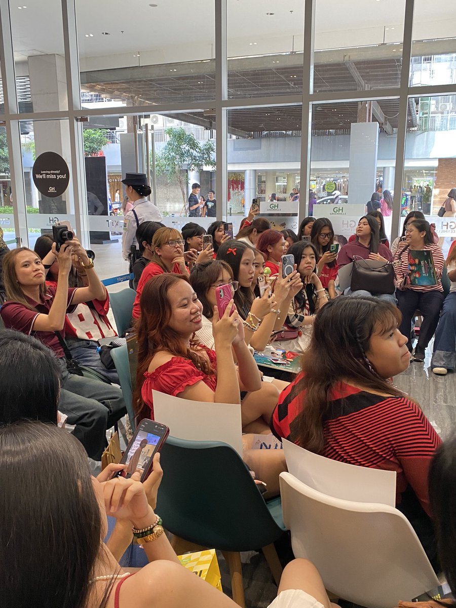 VivaOnePH's tweet photo. HAPPENING NOW: AshBin’s Sundate with AshBin Official at Yogorino Greenhills! 🍦🥳

#VivaOne #BidaKaDito #Yogorino #Jayri #AshBin #AshBinOfficial #AngMutyaNgSectionE https://t.co/PT7xySCNmG