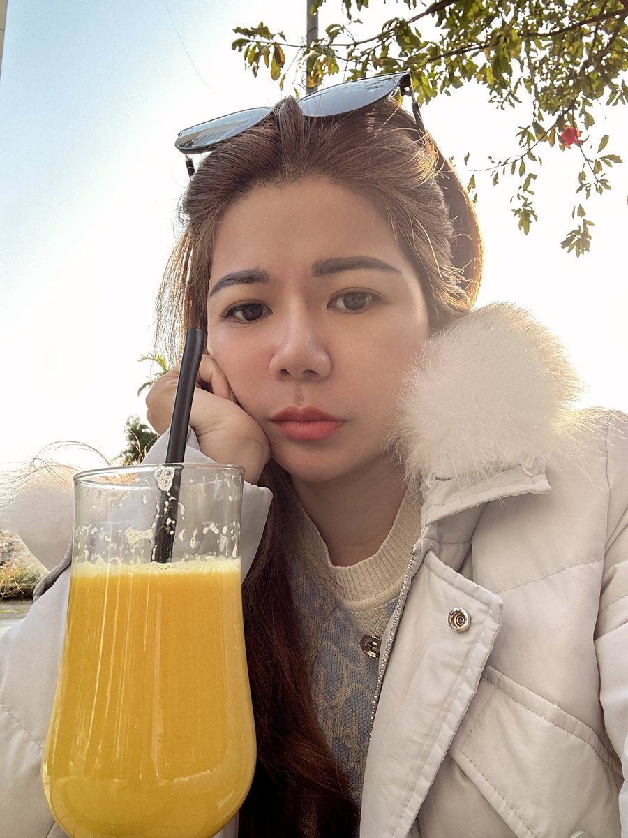 TrangSuVN's tweet photo. Gương mặt buồn nên làm gì cũng 1m
Nuôi nguyên đàn cún con đủ màu lông https://t.co/5lgegMLLfm