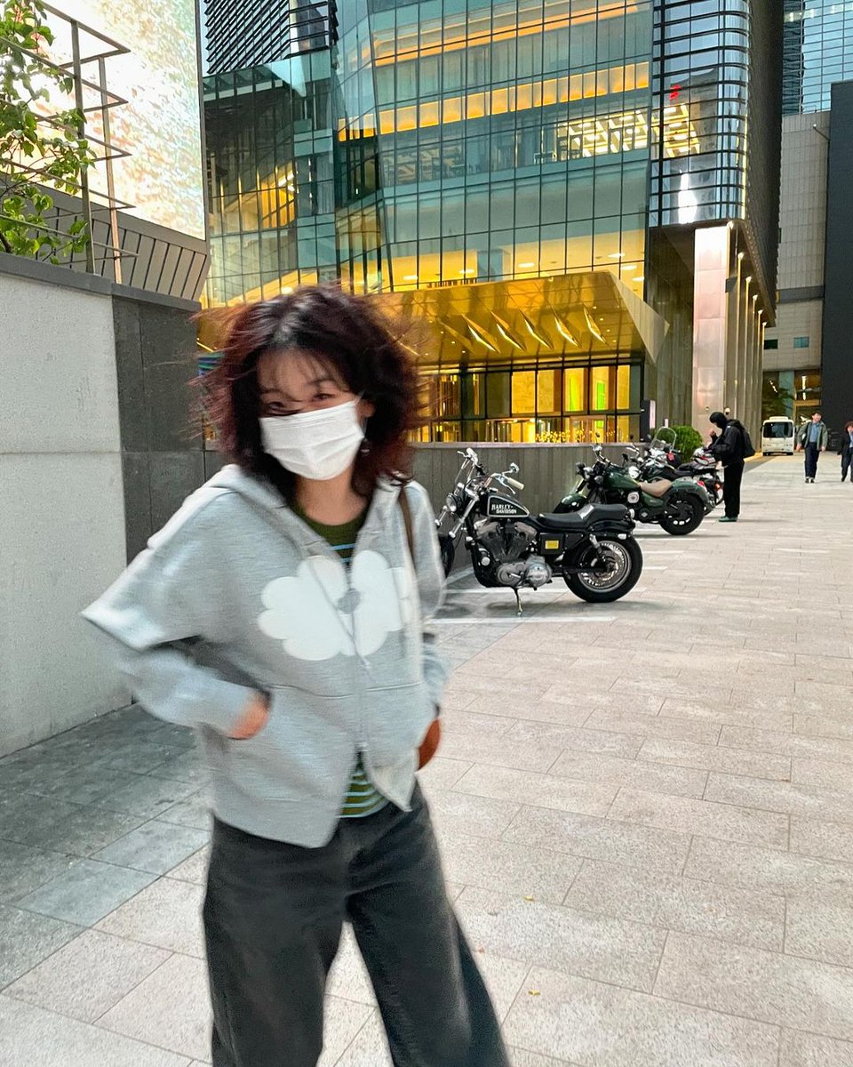 sasy tweet media