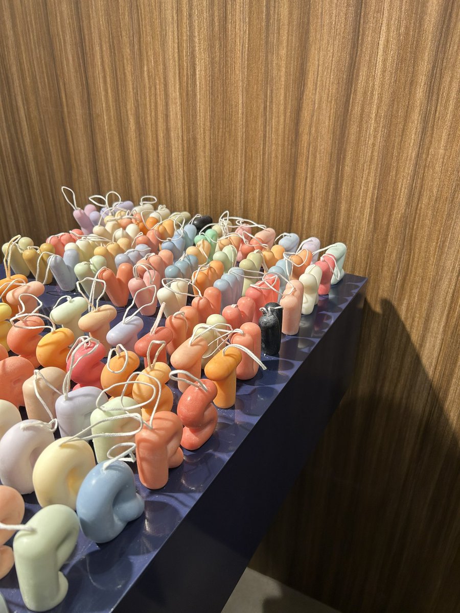__lmmay's tweet photo. ネイビーとイエローの組み合わせ、かわいすぎて自画自賛🕯️ https://t.co/ngSeRynZYu