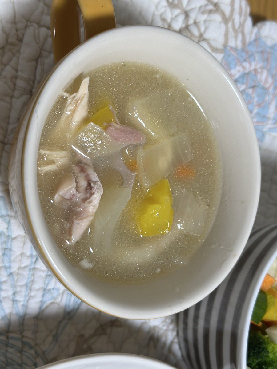 food_in_japan's tweet photo. I cooked Meat roll by air fryer.
lt was over baked..
But it was good!!
#japan #japanesesfoods #homecooking #meatroll #airfryer #nagoya #salad #chikensoup https://t.co/lq6nrmkyg4