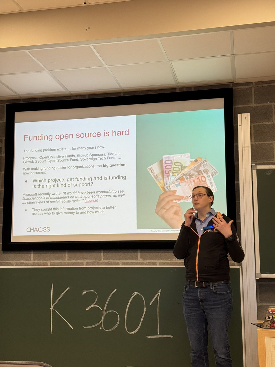 IkegahRuth's tweet image. Last day of #FOSDEM 
Hanging out in the funding dev room