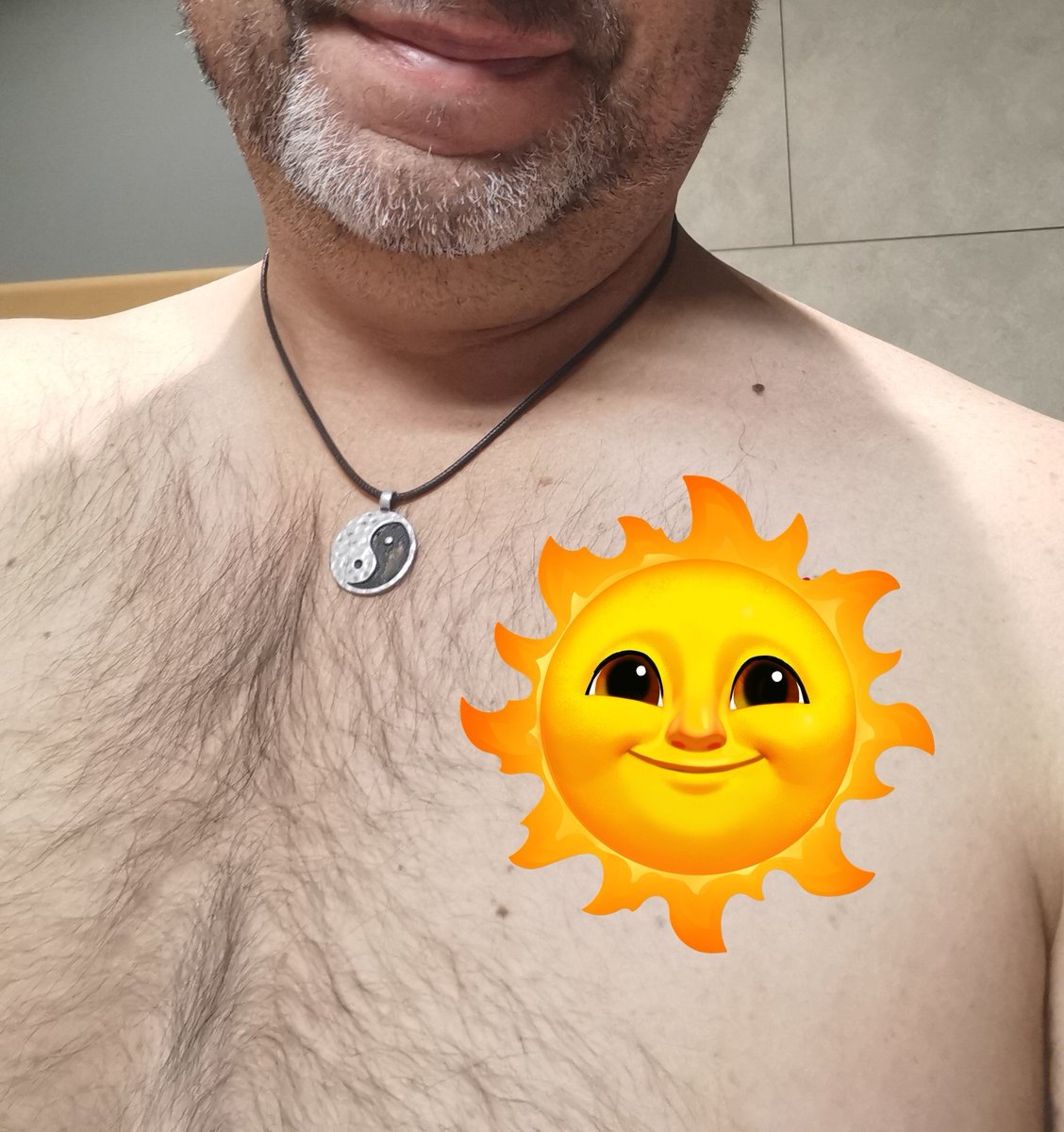 Ptitbzh35's tweet photo. Bonjour mon X 😊. Bon #dimanchesourire #dimancheplaisir #dimanchedouceur ☀️🥰🔥🍑🍌💦 https://t.co/peC0kB8GbN