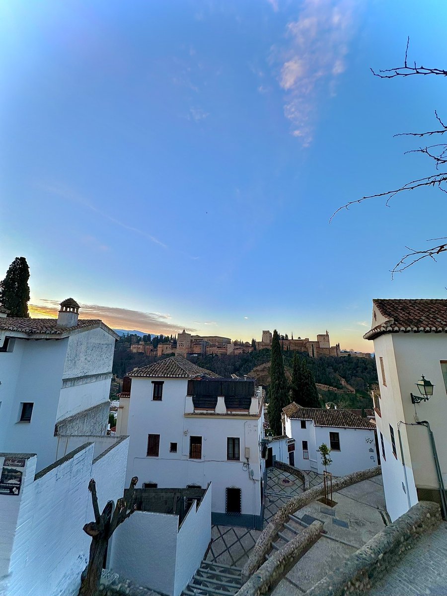 FisioRosales's tweet photo. Si me das a elegir
Entre tú y la riqueza
Con esa grandeza
Que lleva consigo
Ay, GRANÁ
Me quedo contigo..❤️❤️❤️

Feliz Romería de San Cecilio a todos los granaínos y granaínas!! 🥰🥰🥰 https://t.co/VA1JypY2dy