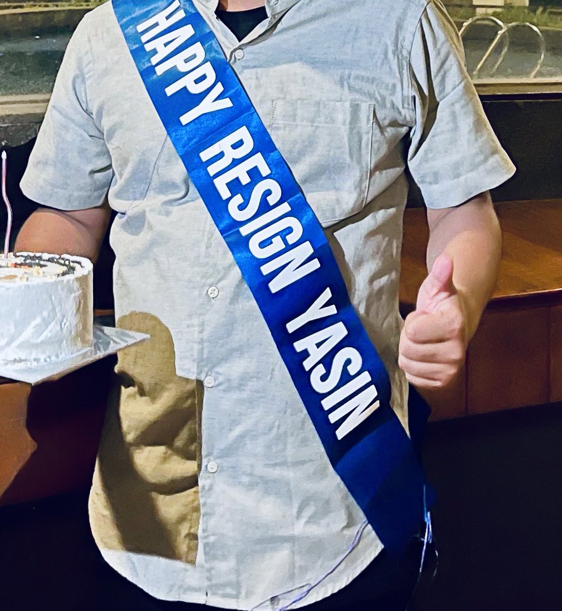 Umur 21 jadi PNS 
Umur 24 resign dari PNS 

Katanya, “Jangan pernah lelah mencintai negeri ini.”

Kataku, “Aku akan tetap mencintai negeri ini, meskipun dg cara dan jalan yg berbeda.”

Terima kasih 3 tahun 2 bulannya. Skrng saatnya u/ mengucapkan, “Sampai jumpa.” 🙌