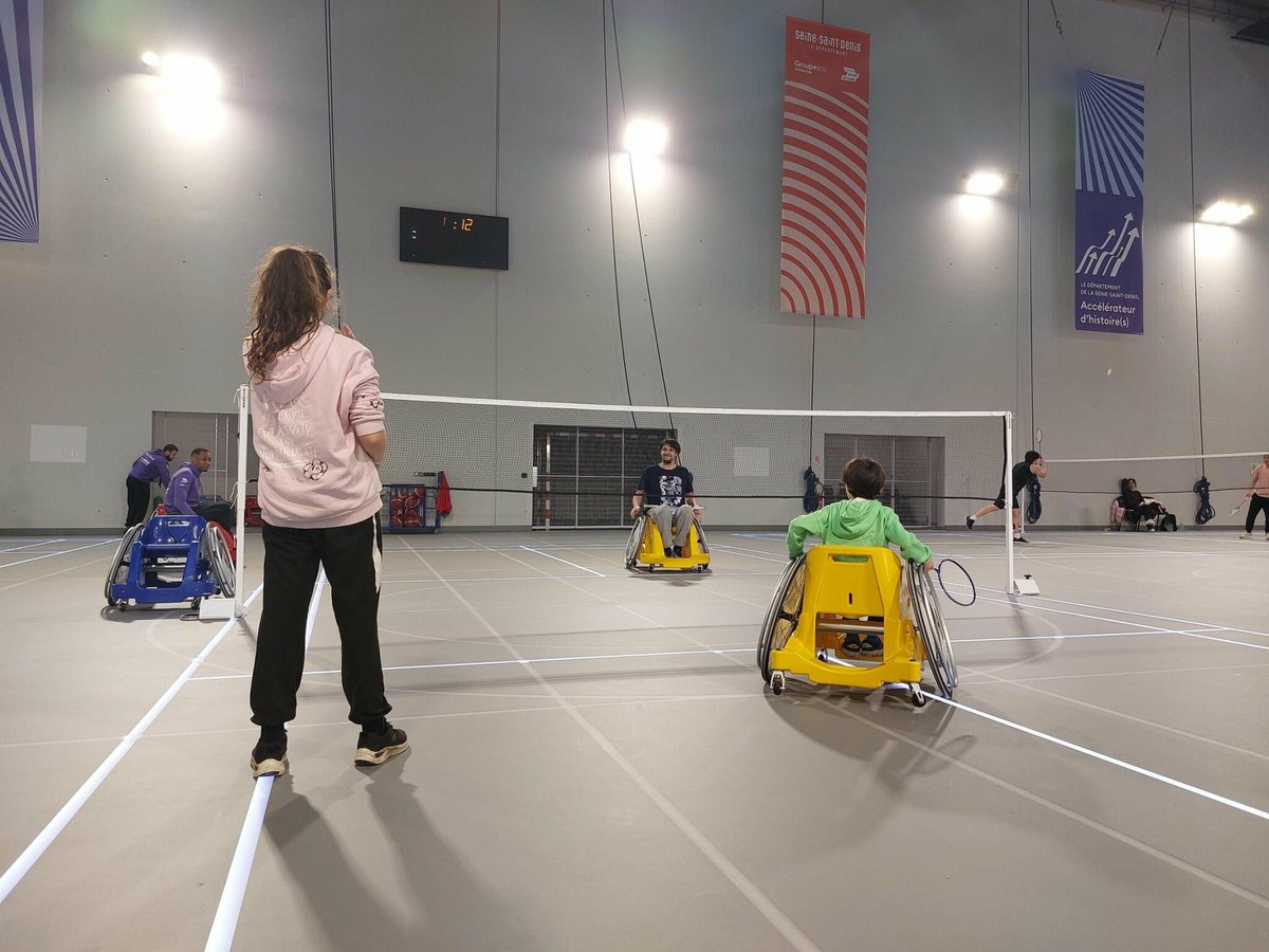 Le Parisien | sport (@leparisiensport) on Twitter photo « Un autre regard sur le handicap » : les premiers visiteurs plébiscitent le Prisme, temple du parasport à Bobigny
➡️ l.leparisien.fr/BwHE « Un autre regard sur le handicap » : les premiers visiteurs plébiscitent le Prisme, temple du parasport à Bobigny
➡️ l.leparisien.fr/BwHE