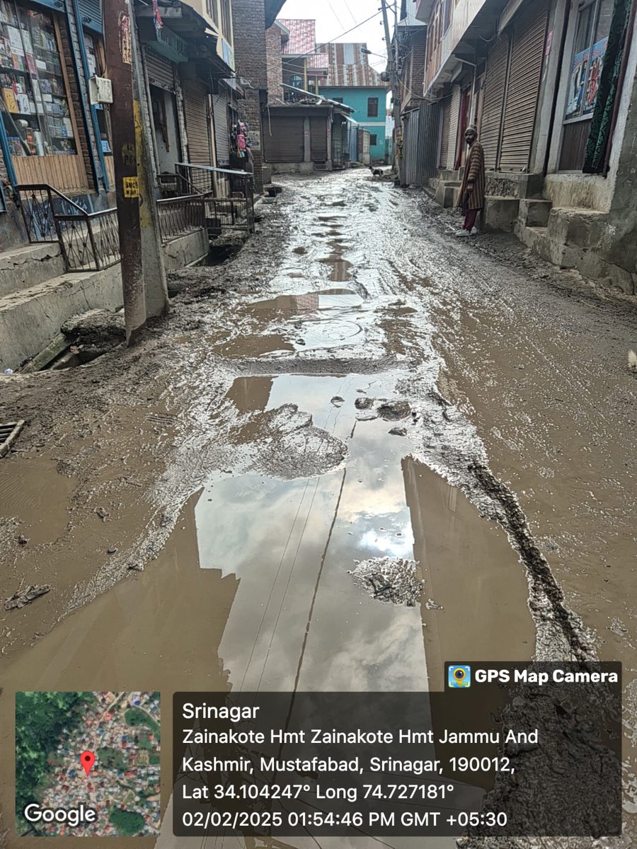 nasirsultan__'s tweet photo. This is very unfortunate ,
Roads of Zainkote in 2025?
Is any body listening ?
@GulistanNewsTV 
@TariqKarra 
@SMC_24x7 
@DrBilalbhatIAS 
@OmarAbdullah 
@OfficeOfLGJandK https://t.co/B9niLc0rCe