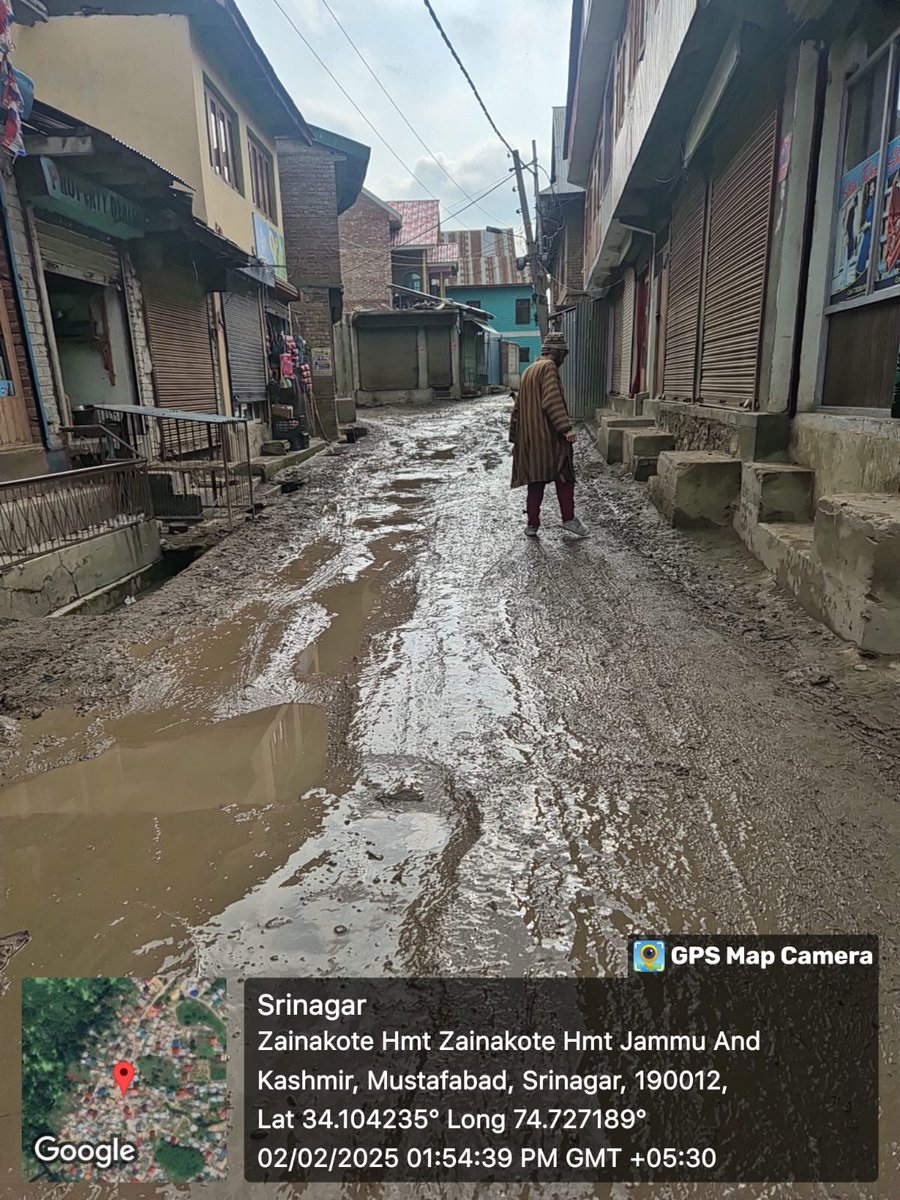 nasirsultan__'s tweet photo. This is very unfortunate ,
Roads of Zainkote in 2025?
Is any body listening ?
@GulistanNewsTV 
@TariqKarra 
@SMC_24x7 
@DrBilalbhatIAS 
@OmarAbdullah 
@OfficeOfLGJandK https://t.co/B9niLc0rCe