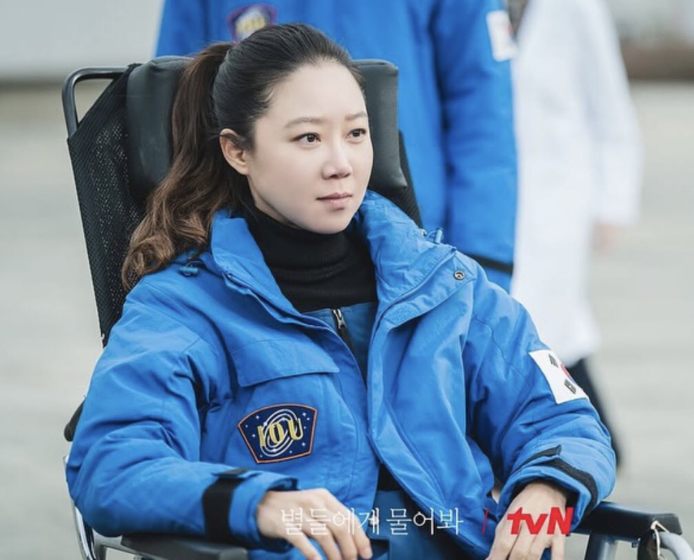 Beautiful #GongHyoJin 
Natural authentic beauty in every way! She radiates…class!! 

#CommanderEve #WhenTheStarsGossip