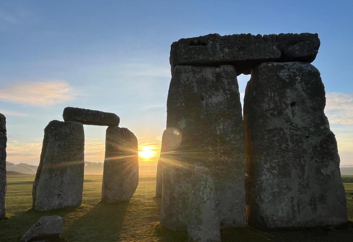 Sunrise at Stonehenge today (2nd February) was at 7.41am, sunset is at 4.59pm ☀️