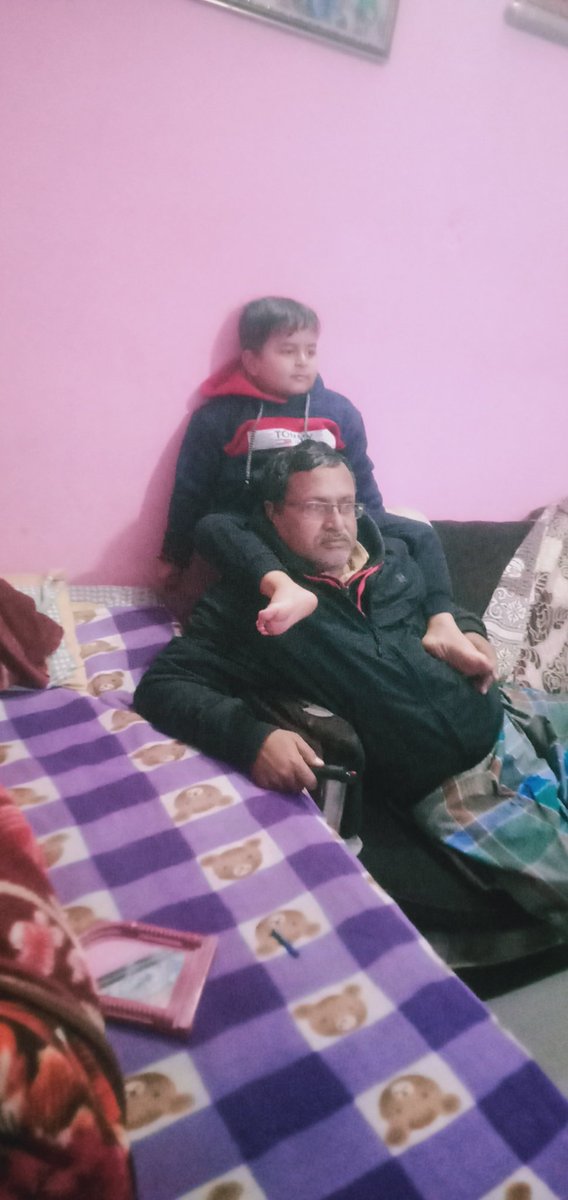 नाती चढ़े छाती ऐसा पहले सुना था अब देख रहा हूं 
मैं और मेरा नाती