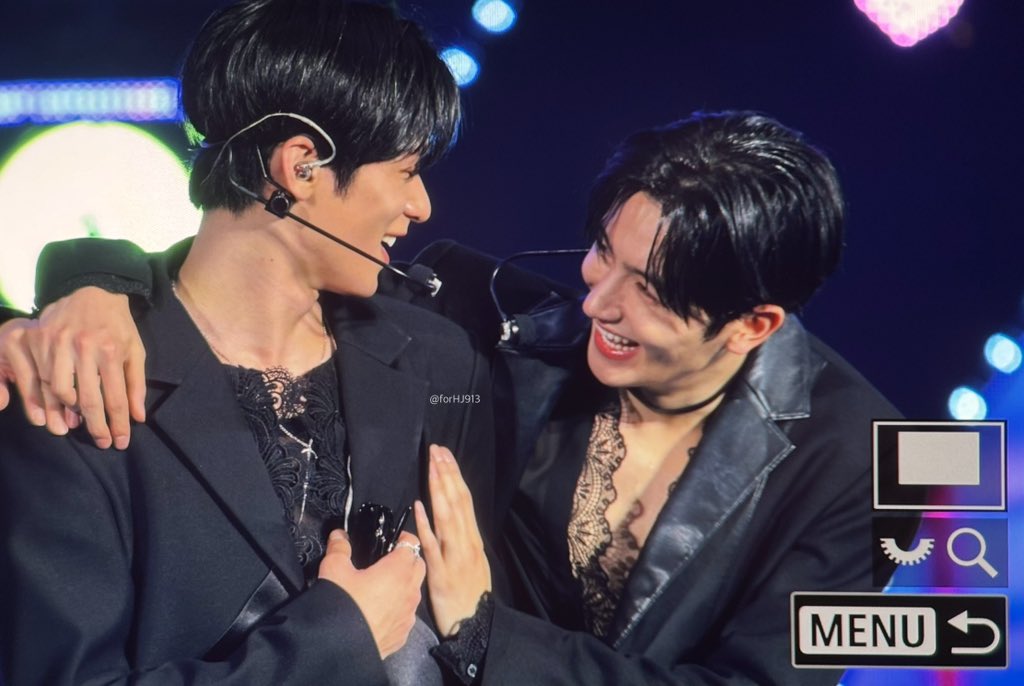 𝑭𝒐𝒓 𝒔𝒆𝒂𝒔𝒐𝒏 tweet media