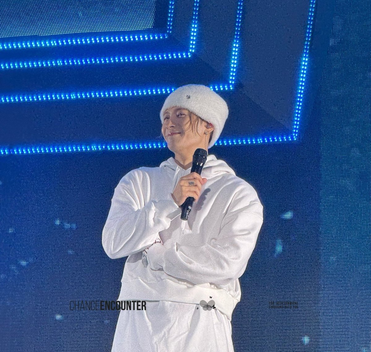 yu_ni852's tweet photo. TAKE THIS ALL IN GUYS WE WON'T SEE HIM THIS CUTE FOR MAGIC MAN. CHERISH EVERY MOMENT https://t.co/GNxSMinLpx