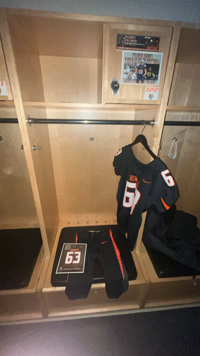 Földesi Dániel 6'6 270lbs RT/LT/DT (@foldesigergo) on Twitter photo I had an amazing visit at <a href="/BuffStateFB/">Buffalo State FB</a> this weekend. I’m very thankful to <a href="/CoachC_Williams/">G. Chandler Williams Jr.</a> and <a href="/FB_Coach_Morgan/">Lazarus Morgan</a> for getting me to Buffalo for the weekend and also for the warm welcome and also thanks to all the football players who were next to me. #GoBengals I had an amazing visit at <a href="/BuffStateFB/">Buffalo State FB</a> this weekend. I’m very thankful to <a href="/CoachC_Williams/">G. Chandler Williams Jr.</a> and <a href="/FB_Coach_Morgan/">Lazarus Morgan</a> for getting me to Buffalo for the weekend and also for the warm welcome and also thanks to all the football players who were next to me. #GoBengals
