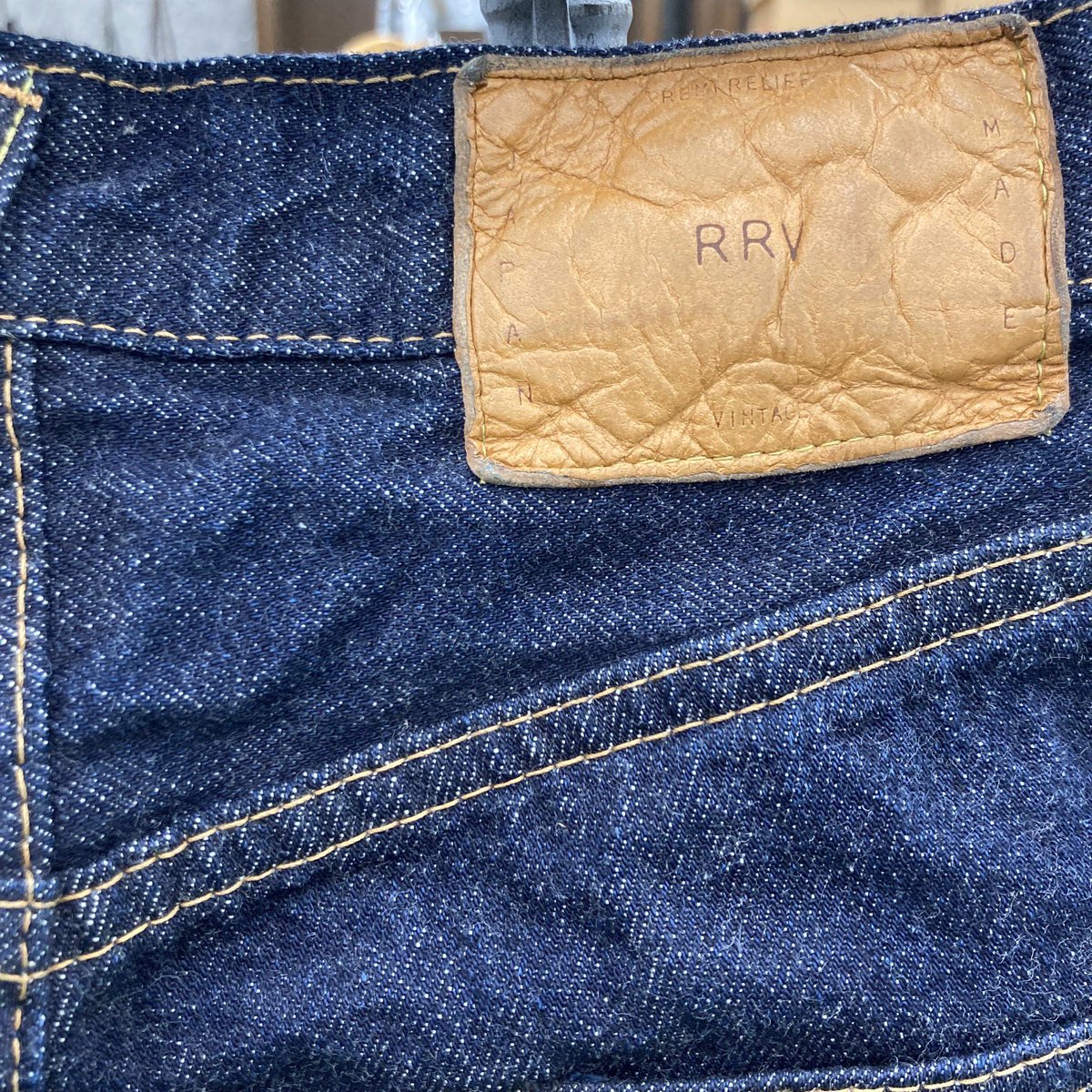 AmeproBaybrook's tweet photo. REMI RELIEF VINTAGEより1954年の501XXをアレンジすることなく忠実に再現したジーンズ、生地も1から製作したこだわりの1本です!!!
#baybrook #amepro #fashion #kumamoto #remirelief #ベイブルック #アメプロ #ファッション #熊本 #レミレリーフ https://t.co/KvJnklwXTv
