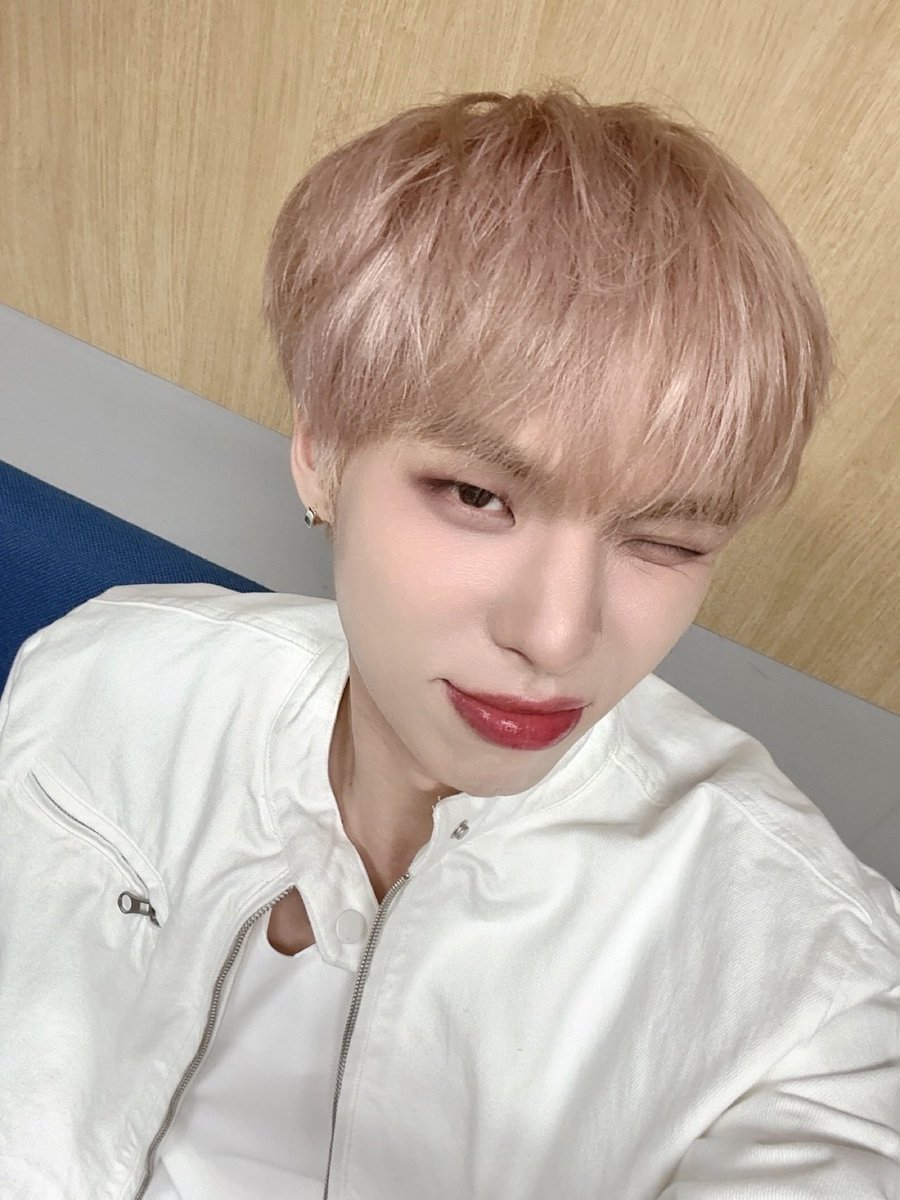 오늘은 모자 뽀인트🖤

#CIX #FIX #BX #이병곤 #병곤 #평픽사💙