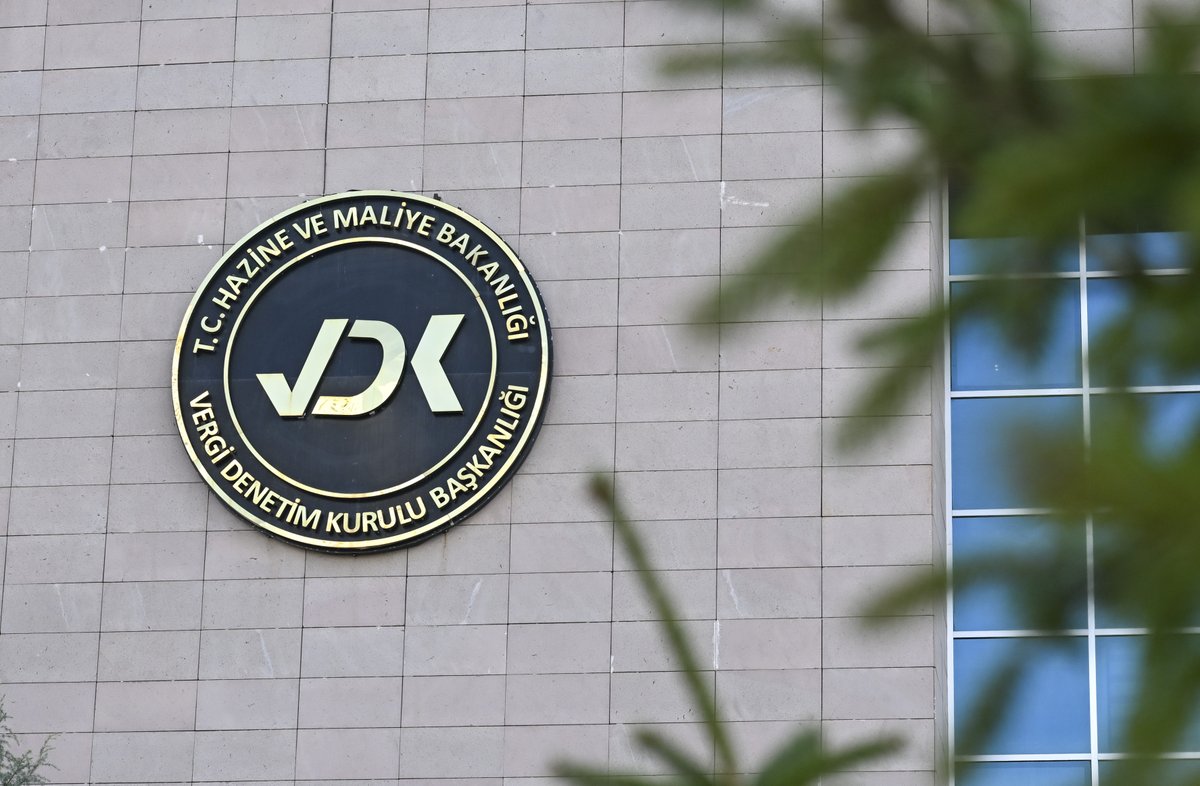 📺 Çok kazandığı halde az vergi ödeyen sanatçılar da radara girdi

🧑‍🎤 Oyuncu ve ses sanatçılarına yönelik inceleme başlatılırken  ilk aşamada 150 sanatçının gelir ve beyanları arasında uyumsuzluk bulundu

🎤 Bu sanatçılar izaha davet edilecek

🗨 Hazine ve Maliye Bakanı Şimşek: