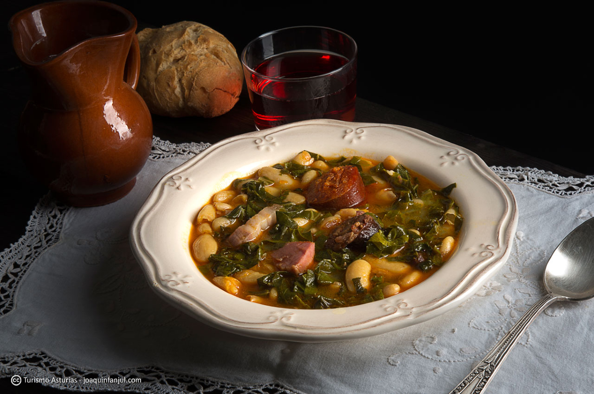 TurismoAsturias's tweet photo. ¿Con cuál de estos platos te quedarías hoy? 
1. Fabada
2. Pote de berzas
3. Pote de castañas
4. Pote de nabos

𝐀𝐬𝐭𝐮𝐫𝐢𝐚𝐬, 𝐂𝐨𝐜𝐢𝐧𝐚 𝐝𝐞 𝐏𝐚𝐢𝐬𝐚𝐣𝐞 https://t.co/3bS17qjjxW
